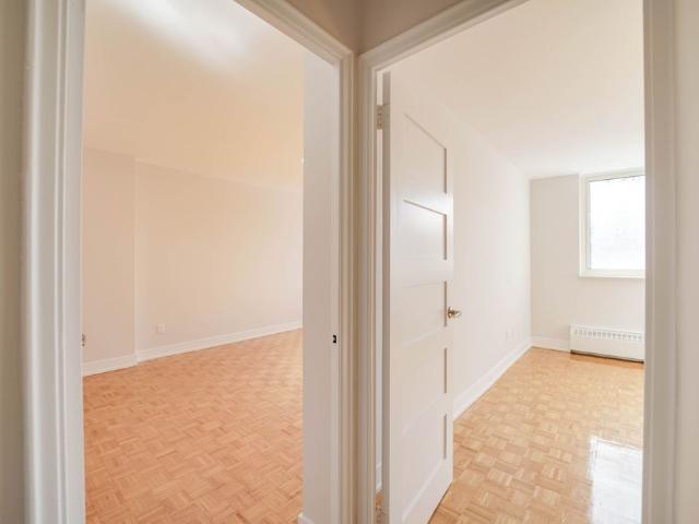 For Lease 10 Shallmar Boulevard Unit# 509, Toronto, Ontario