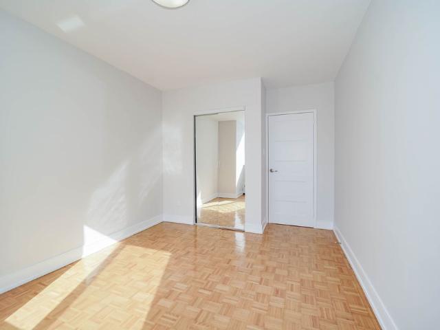 For Lease 10 Shallmar Boulevard Unit# 907, Toronto, Ontario