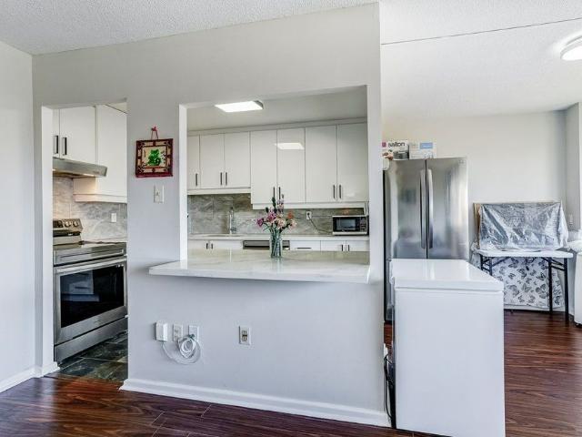 For Lease 10 Sunny Glenway Unit# 708, Toronto, Ontario