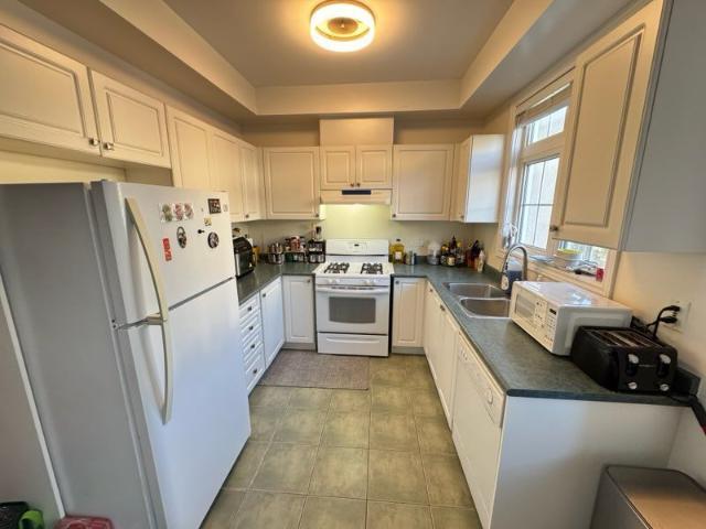 For Lease 10 Post Oak Drive Unit# 47, Richmond Hill, Ontario