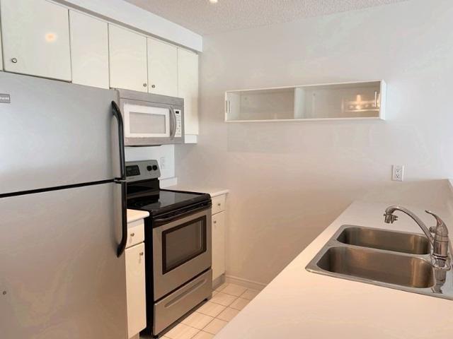 For Lease 10 Yonge Street Unit# 605, Toronto, Ontario