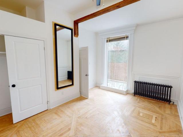 For Lease 1152 Gerrard Street Unit# 213, Toronto, Ontario
