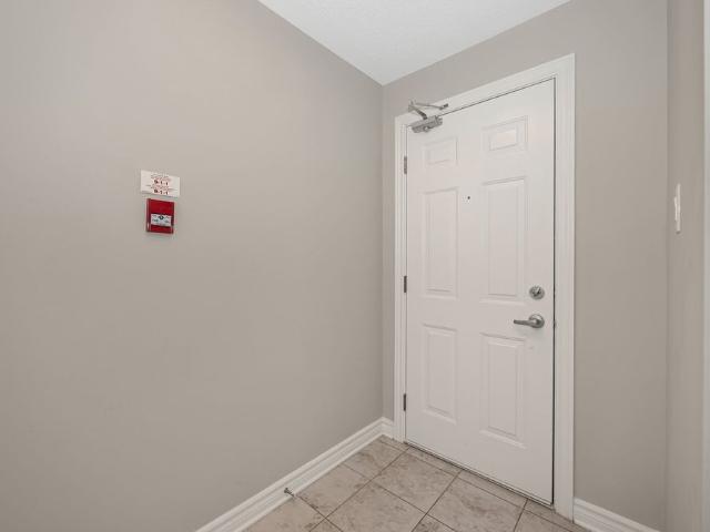 For Lease 115 Bluestone Private Unit# 8, Orleans Cumberland and Area, Ontario