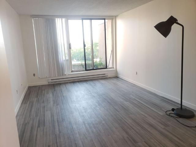 For Lease 1177 Belanger Avenue Unit# 413, Billings Bridge Riverside Park and Area, Ontario