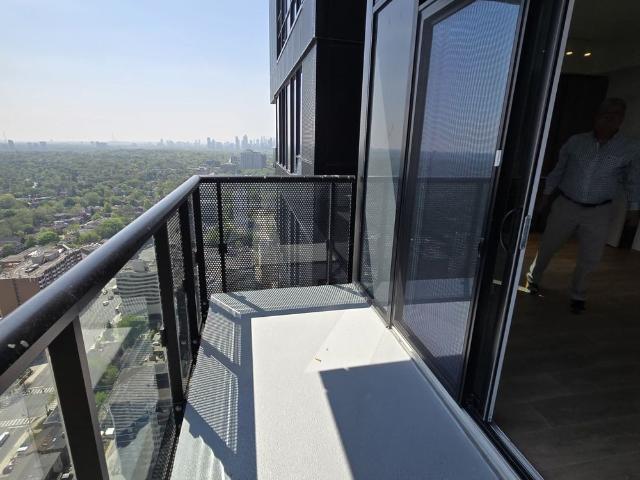 For Lease 117 Broadway Avenue Unit# PH10, Toronto, Ontario