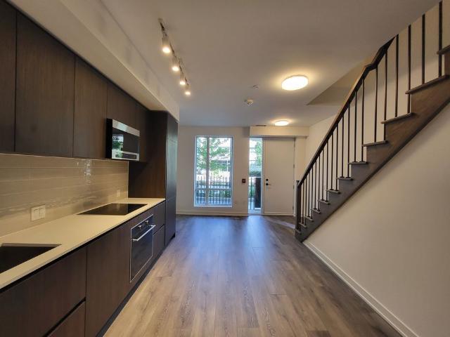 For Lease 117 broadway Avenue Unit# Th123, Toronto, Ontario