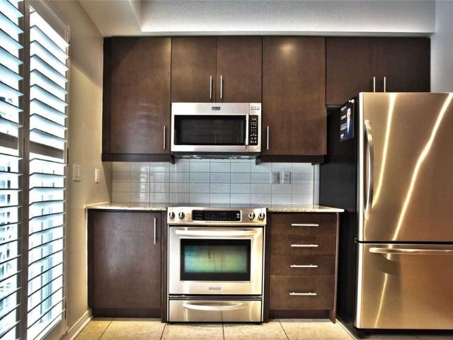 For Lease 117A The Queensway N/A Unit# 99, Toronto, Ontario