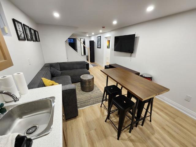 For Lease 118 Charlotte Street, Hamilton, Ontario