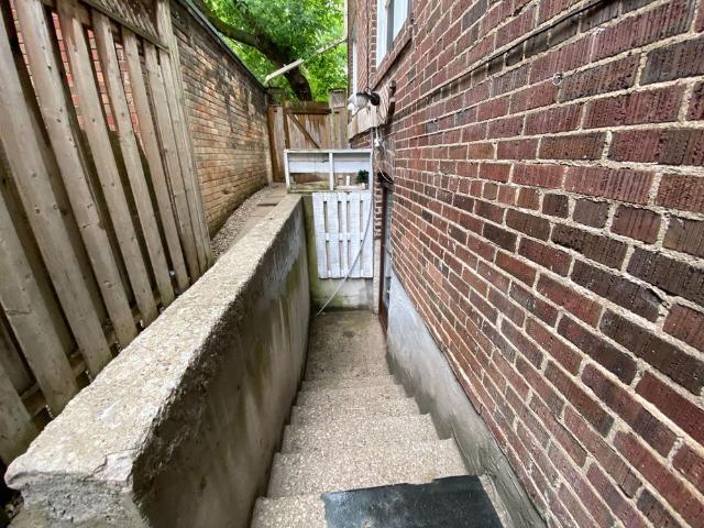 For Lease 1196 Avenue Road Unit# Lower Apartment, Toronto, Ontario