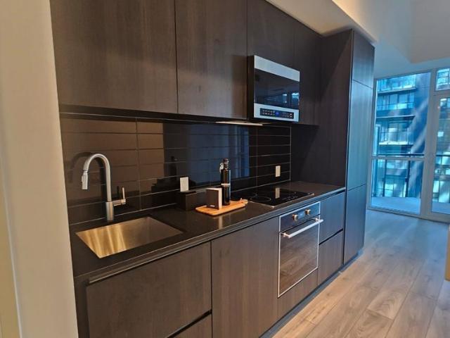 For Lease 110 Broadway Avenue Unit# 609, Toronto, Ontario