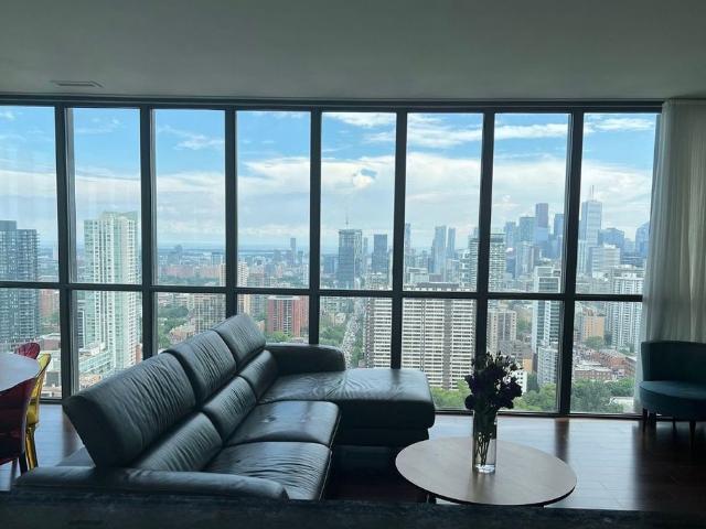 For Lease 110 Charles Street Unit# 3601, Toronto, Ontario