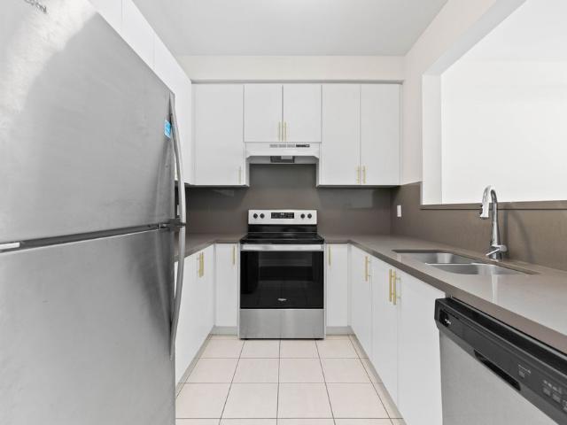 For Lease 110 Grew Boulevard Unit# TH05, Georgina, Ontario