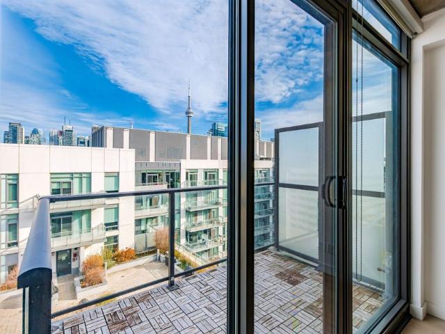 For Lease 111 Bathurst Street Unit# 1610, Toronto, Ontario