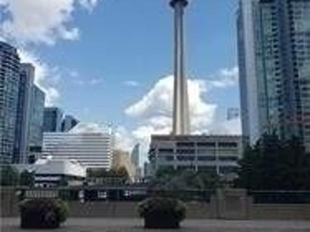 For Lease 111 Bathurst Street Unit# 1612, Toronto, Ontario