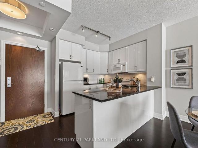 For Lease 111 Civic Square Gate Unit# 207, Aurora, Ontario