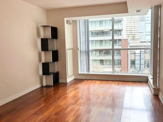 For Lease 111 Elizabeth Street Unit# 705, Toronto, Ontario
