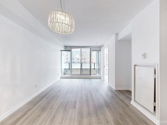 For Lease 111 Elizabeth Street Unit# 818, Toronto, Ontario