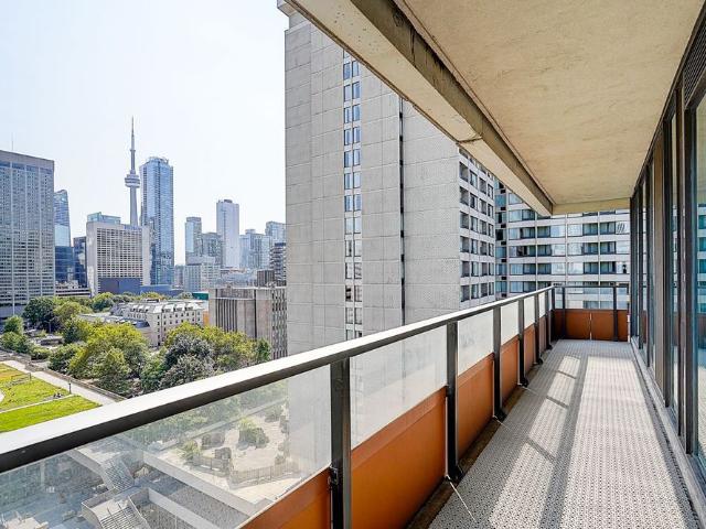 For Lease 111 Elizabeth Street Unit# 1711, Toronto, Ontario