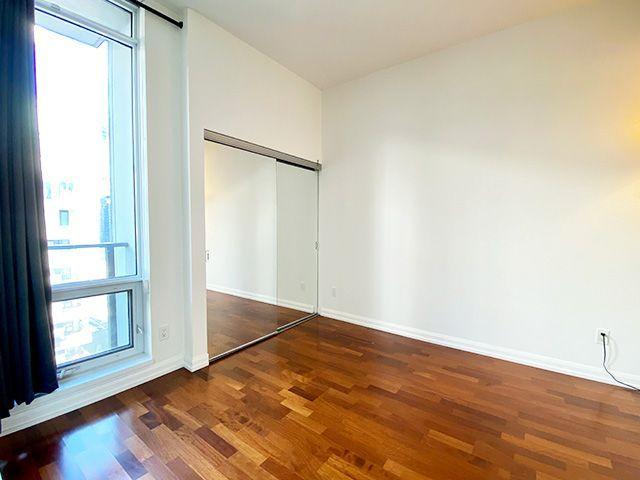 For Lease 111 Elizabeth Street Unit# 1810, Toronto, Ontario
