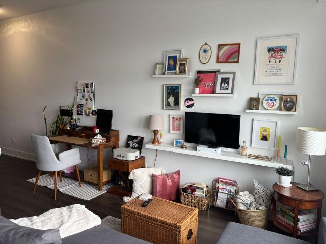 For Lease 111 St Clair Avenue Unit# 1426, Toronto, Ontario