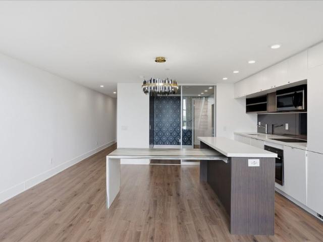 For Lease 111 St Clair Avenue Unit# 932, Toronto, Ontario