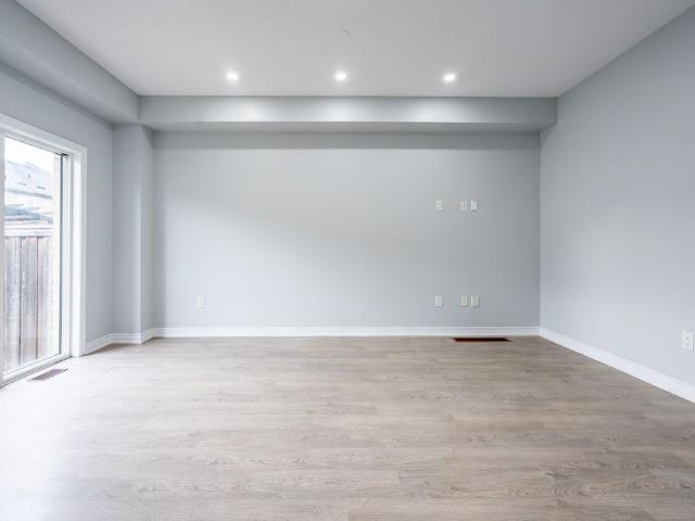 For Lease 113 Echovalley Drive, Hamilton, Ontario
