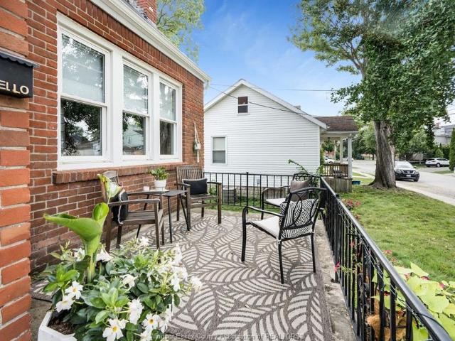 For Lease 11 COLLEGE, Chatham, Ontario