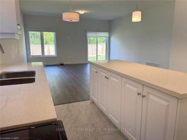 For Lease 11 Beach Walk Crescent, Fort Erie, Ontario