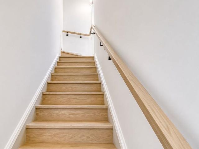 For Lease 11 David Eyer Road Unit# 1504, Richmond Hill, Ontario