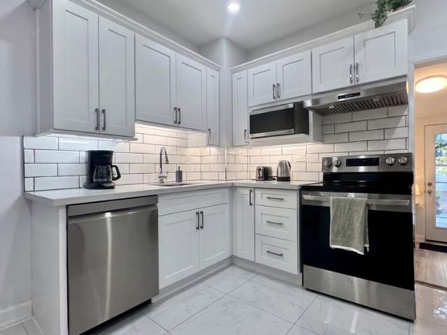 For Lease 11 D'arcy Street, Toronto, Ontario