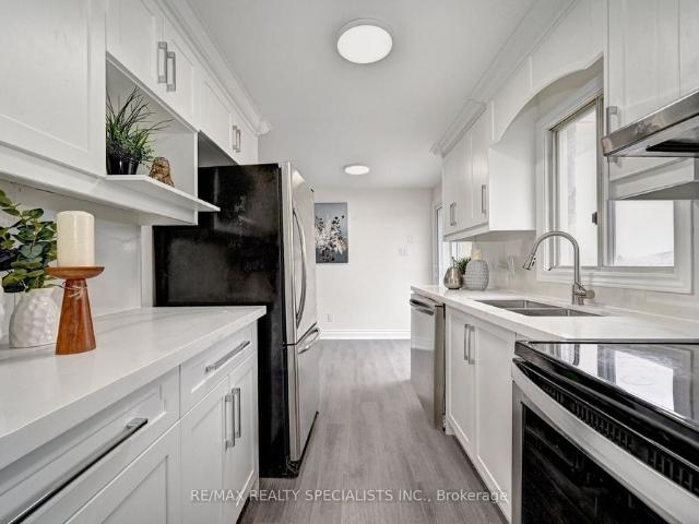 For Lease 11 Dinison Crescent, Kitchener, Ontario
