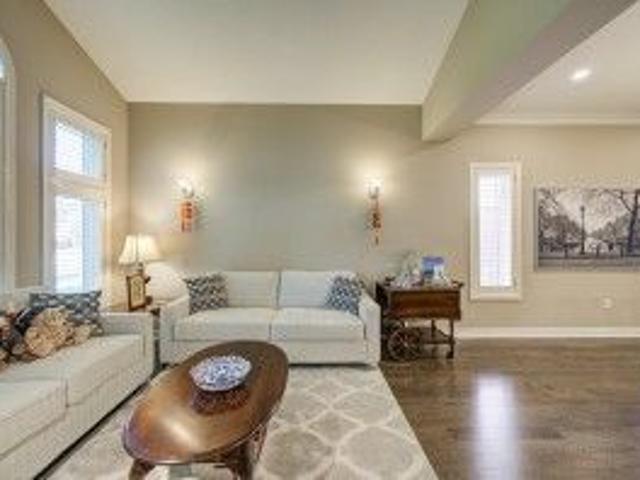 For Lease 11 Farnham Drive, Richmond Hill, Ontario