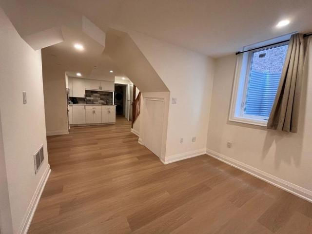 For Lease 11 Kingsmead Court Unit# Basement, Richmond Hill, Ontario