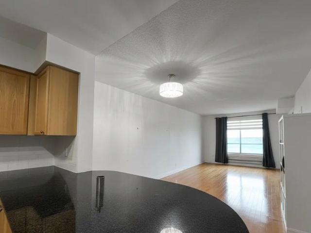 For Lease 11 ONEIDA Crescent Unit# 805, Richmond Hill, Ontario