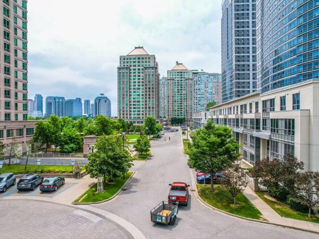 For Lease 11 Lee Centre Drive Unit# 707, Toronto, Ontario