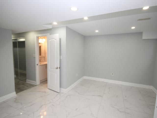 For Lease 11 Saddlecreek Court, Brampton, Ontario