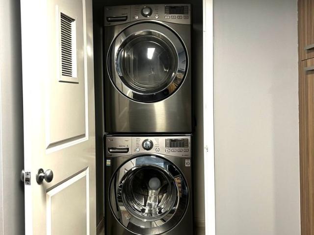 For Lease 11 St. Joseph Street Unit# 1404, Toronto, Ontario