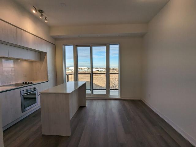 For Lease 11 Steckley House Lane Unit# 411, Richmond Hill, Ontario