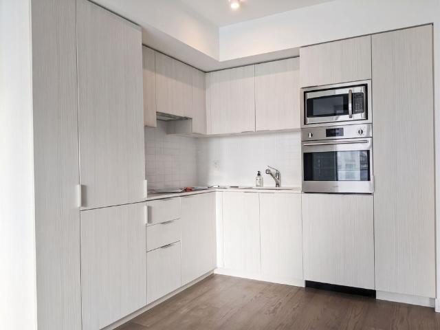 For Lease 11 Wellesley Street Unit# 1606, Toronto, Ontario