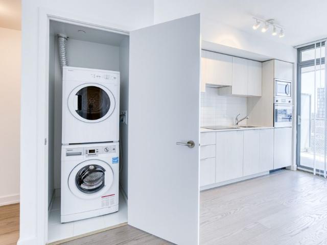 For Lease 11 Wellesley Street Unit# 2613, Toronto, Ontario