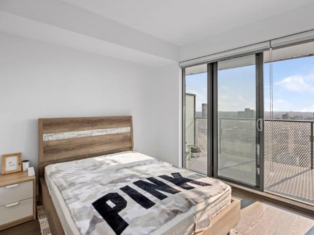 For Lease 11 Wellesley Street Unit# 4202, Toronto, Ontario