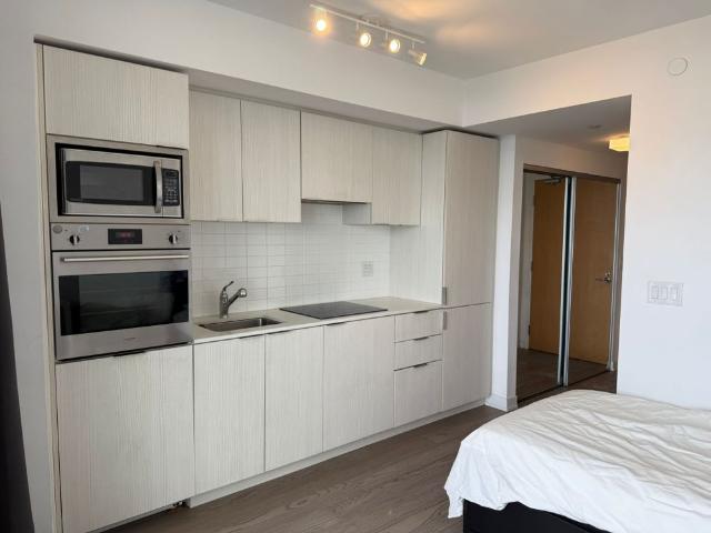 For Lease 11 Wellesley Street Unit# 4212, Toronto, Ontario