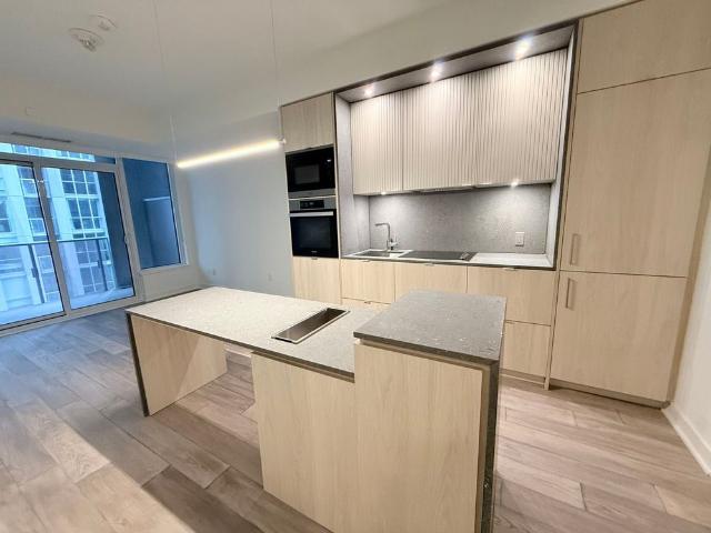 For Lease 11 Yorkville Avenue Unit# 1507, Toronto, Ontario