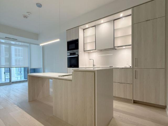 For Lease 11 Yorkville Avenue Unit# 2107, Toronto, Ontario