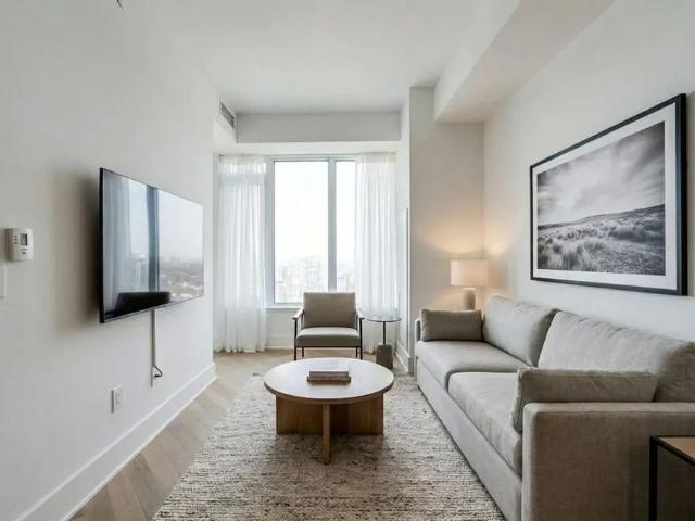 For Lease 11 Yorkville Avenue Unit# 3602, Toronto, Ontario