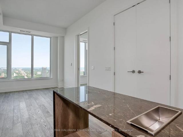 For Lease 11 Yorkville Avenue Unit# 5806, Toronto, Ontario