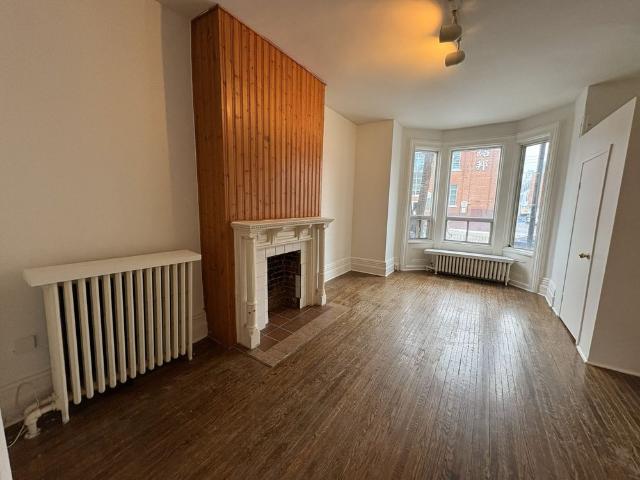 For Lease 124 Baldwin Street Unit# 101, Toronto, Ontario