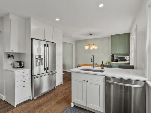 For Lease 1252 Kingston Avenue, Carlington Central Park, Ontario