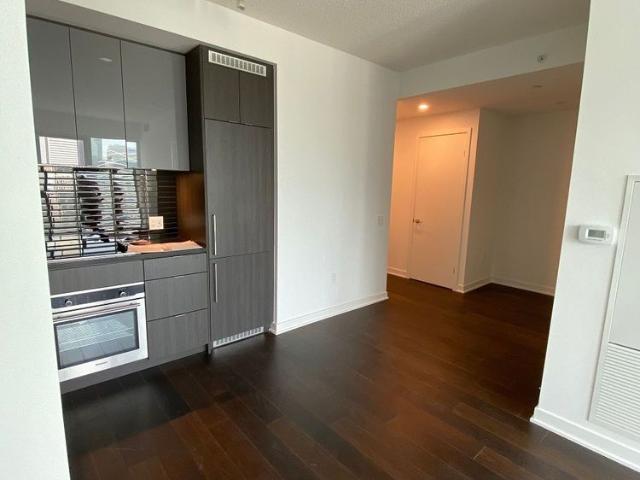 For Lease 125 Blue Jays Way Unit# 2009, Toronto, Ontario