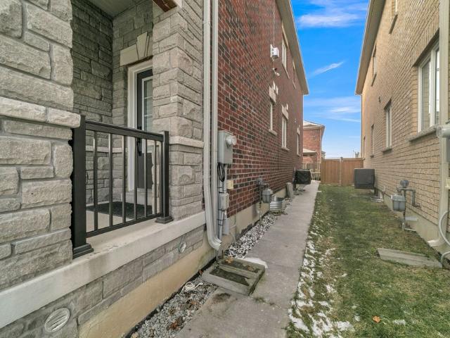 For Lease 126 Blackwell Crescent, Bradford West Gwillimbury, Ontario